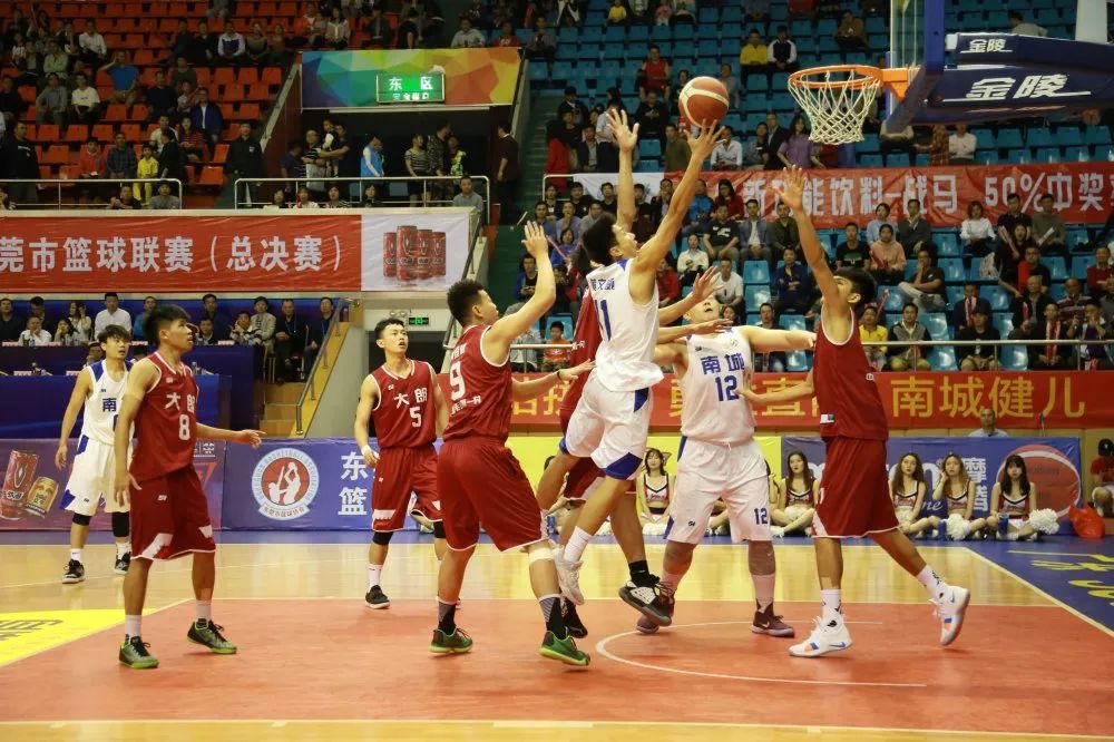 热刺VS利兹联直播利兹联vs热刺全场数据：控球率56对44，射门16对9