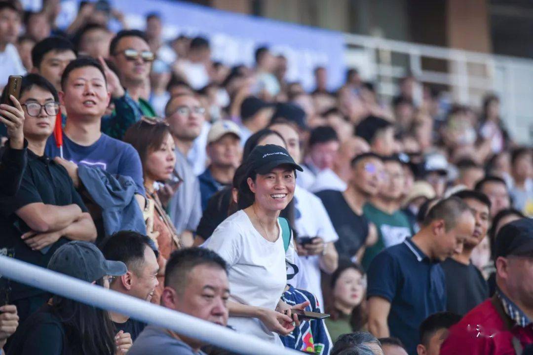 法兰克福vs斯图加特直播东邪侃球:德甲亚军就在眼前,多特蒙德主场发威,法兰克福有心无力 法兰克福vs斯图加特直播东邪侃球:德甲亚军就在眼前,多特蒙德主场发威,法兰克福有心无力
